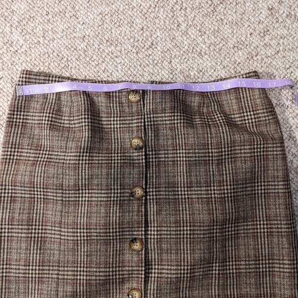 SOUTHERN Proper size 10, scalloped bottom skirt - Picture 2 of 6